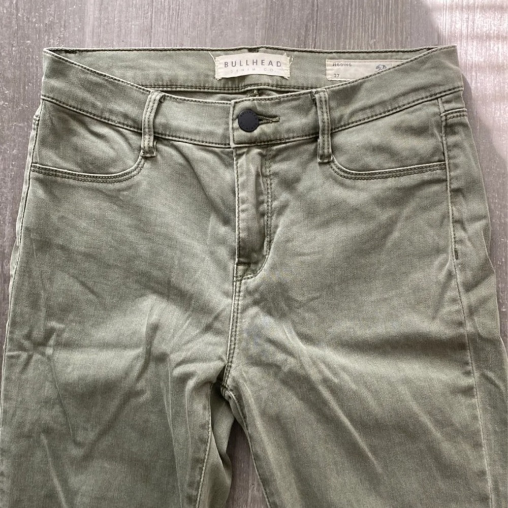 Bullhead olive jegging size 27